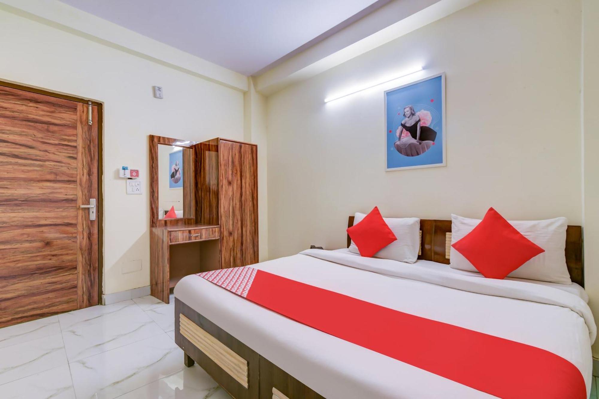 Hotel O 74192 Vishwakarma Palace Delhi  Dış mekan fotoğraf