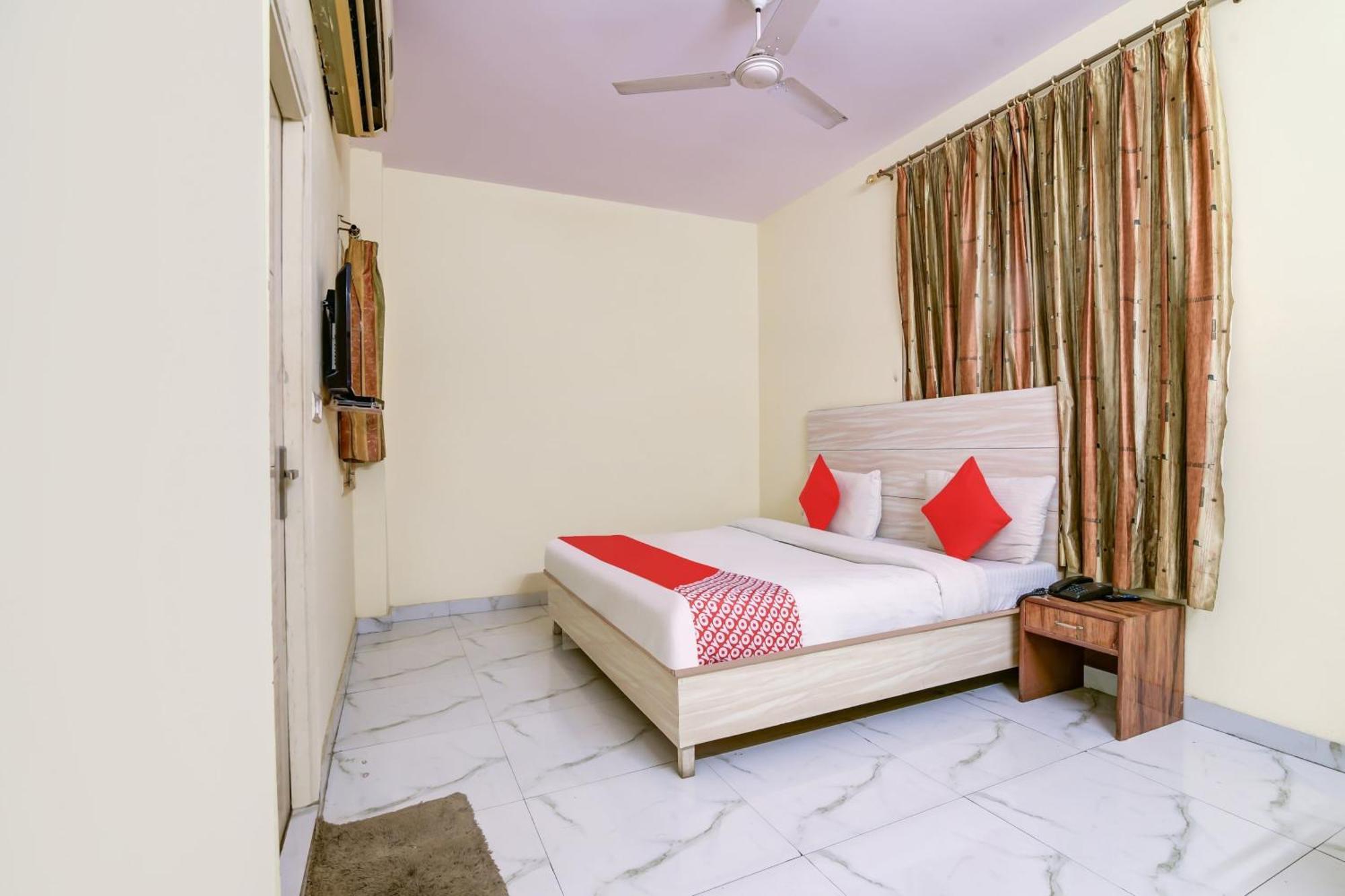 Hotel O 74192 Vishwakarma Palace Delhi  Dış mekan fotoğraf