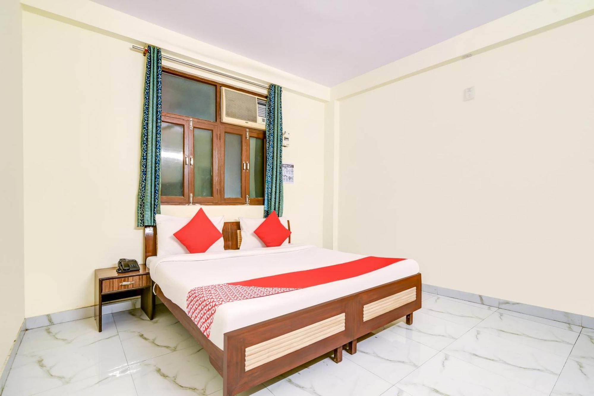 Hotel O 74192 Vishwakarma Palace Delhi  Dış mekan fotoğraf