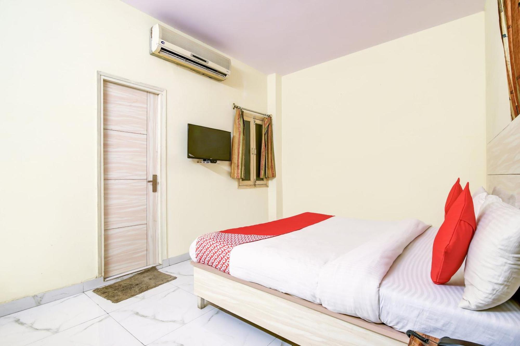 Hotel O 74192 Vishwakarma Palace Delhi  Dış mekan fotoğraf