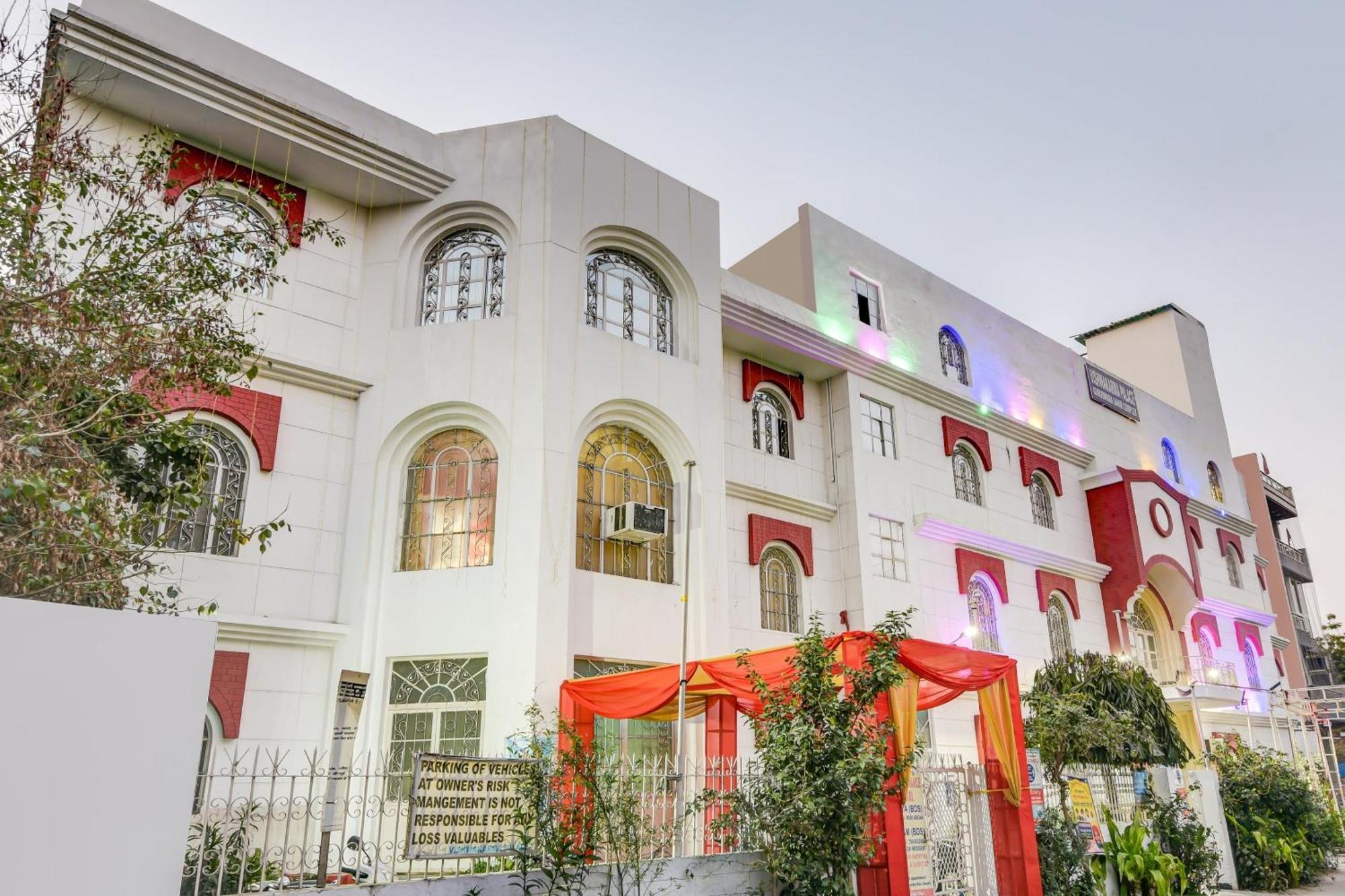 Hotel O 74192 Vishwakarma Palace Delhi  Dış mekan fotoğraf