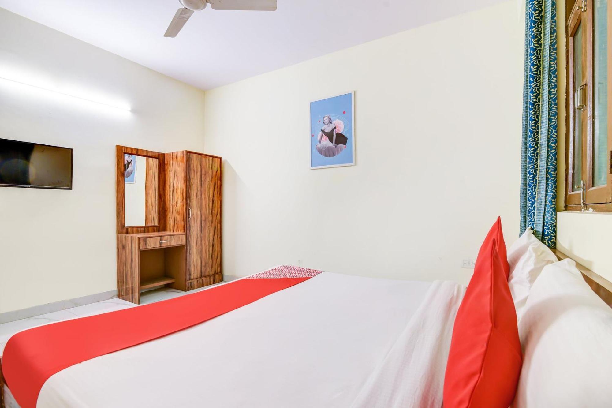 Hotel O 74192 Vishwakarma Palace Delhi  Dış mekan fotoğraf