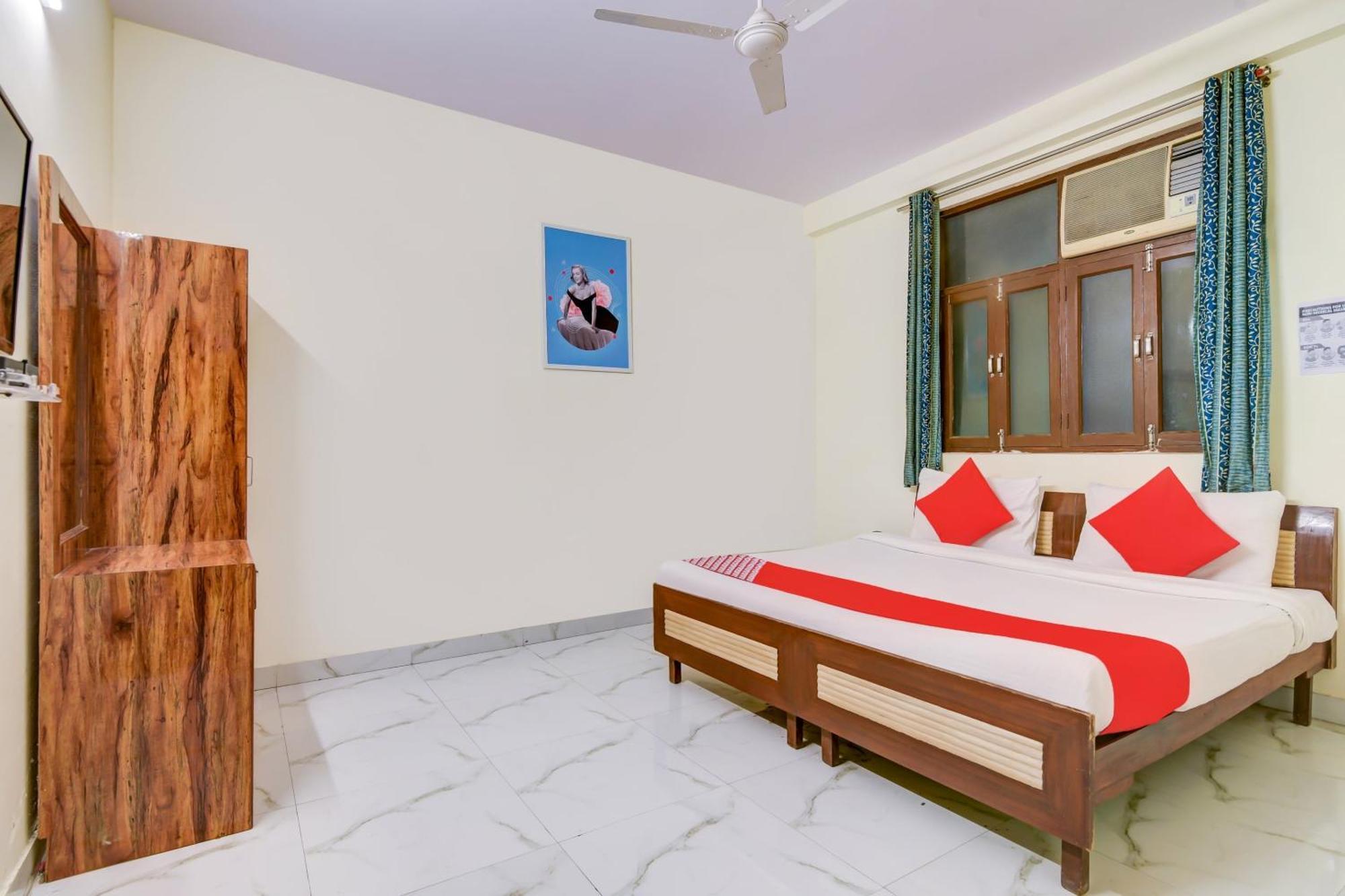 Hotel O 74192 Vishwakarma Palace Delhi  Dış mekan fotoğraf