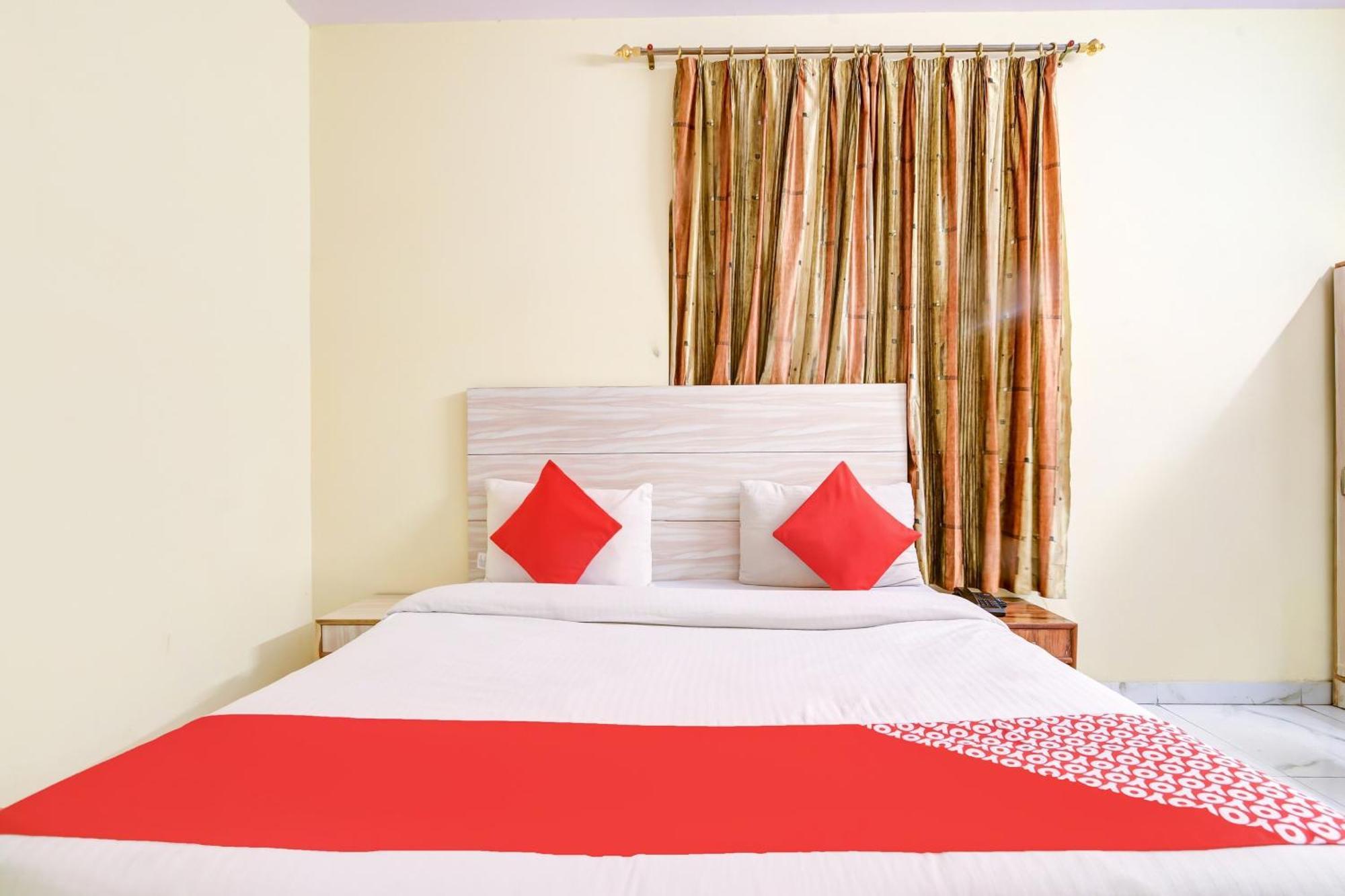 Hotel O 74192 Vishwakarma Palace Delhi  Dış mekan fotoğraf